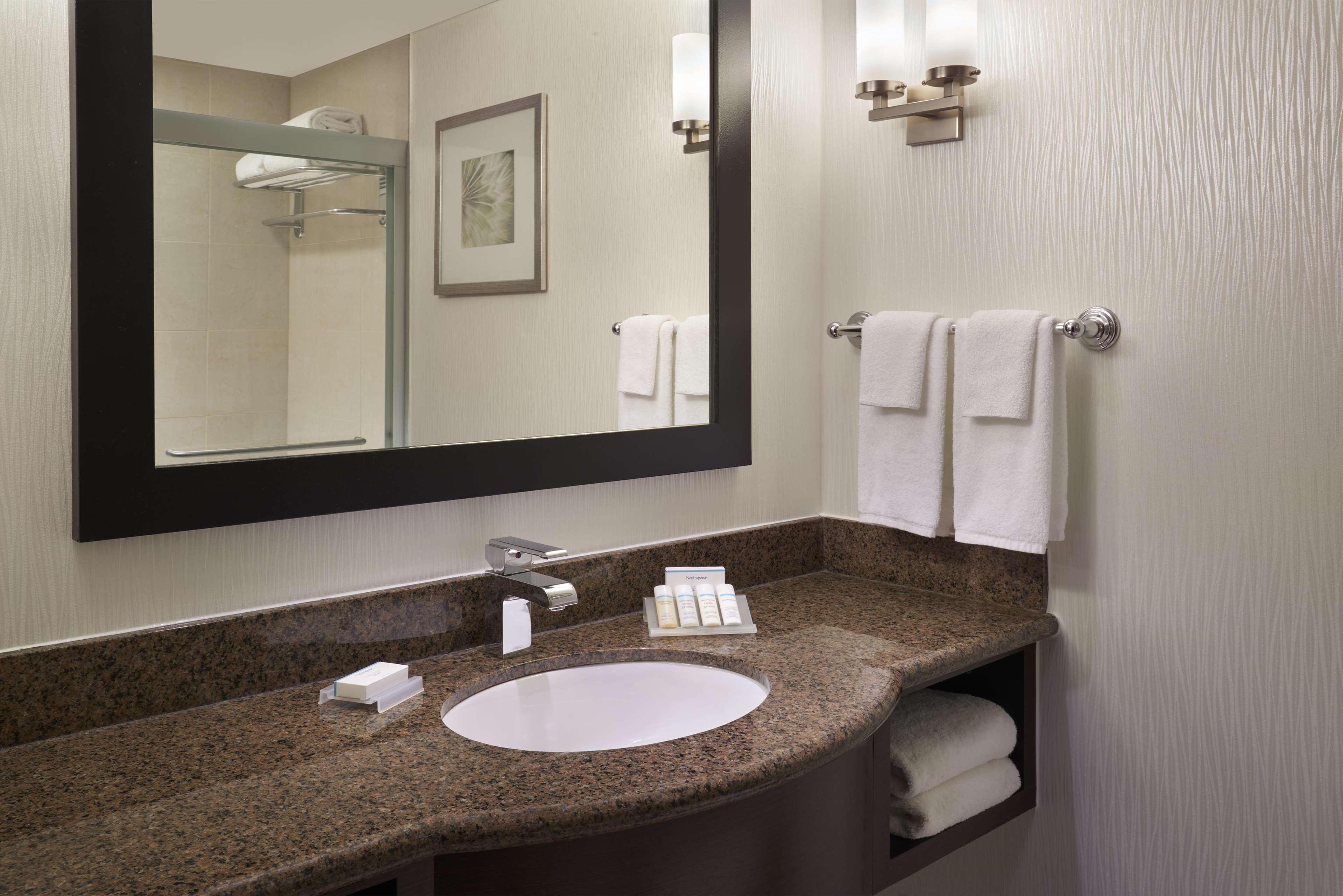 Hilton Garden Toronto Airport West/mississauga Hotel 3*